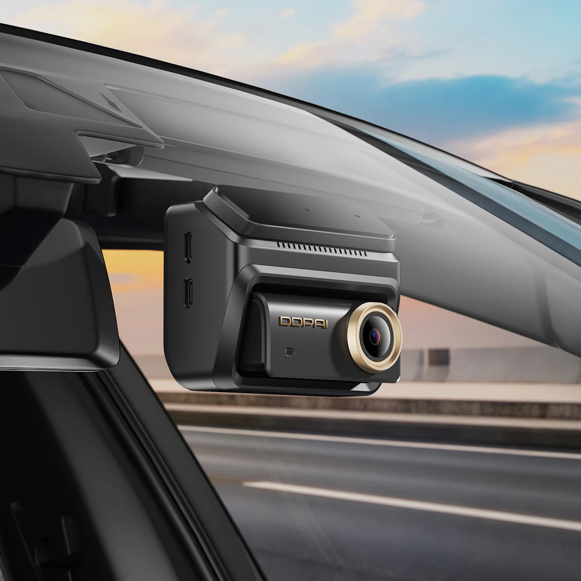 Видеорегистратор DDPAI Z90 Pro